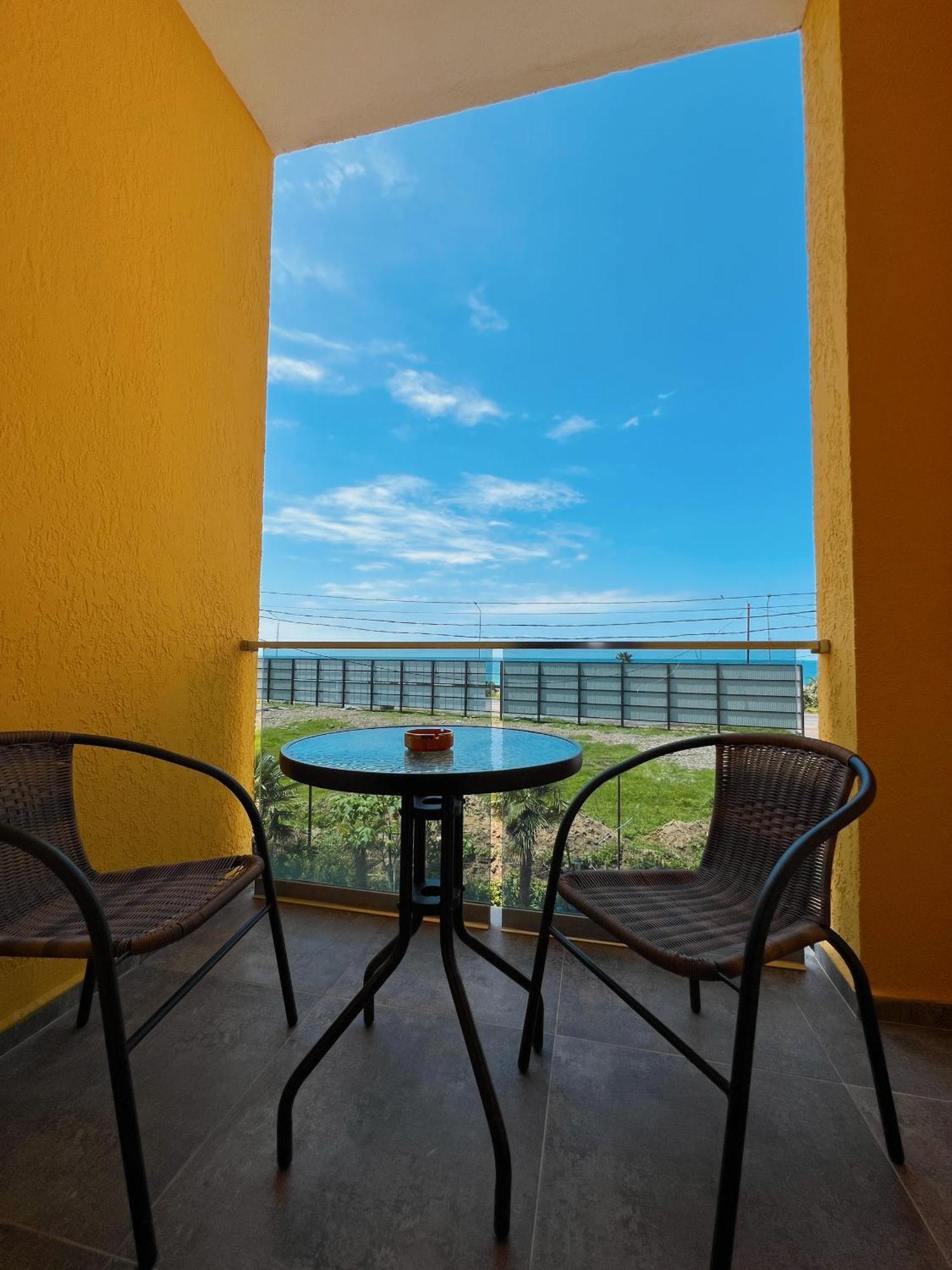 Hotel Casa Del Mar Kvariati Esterno foto